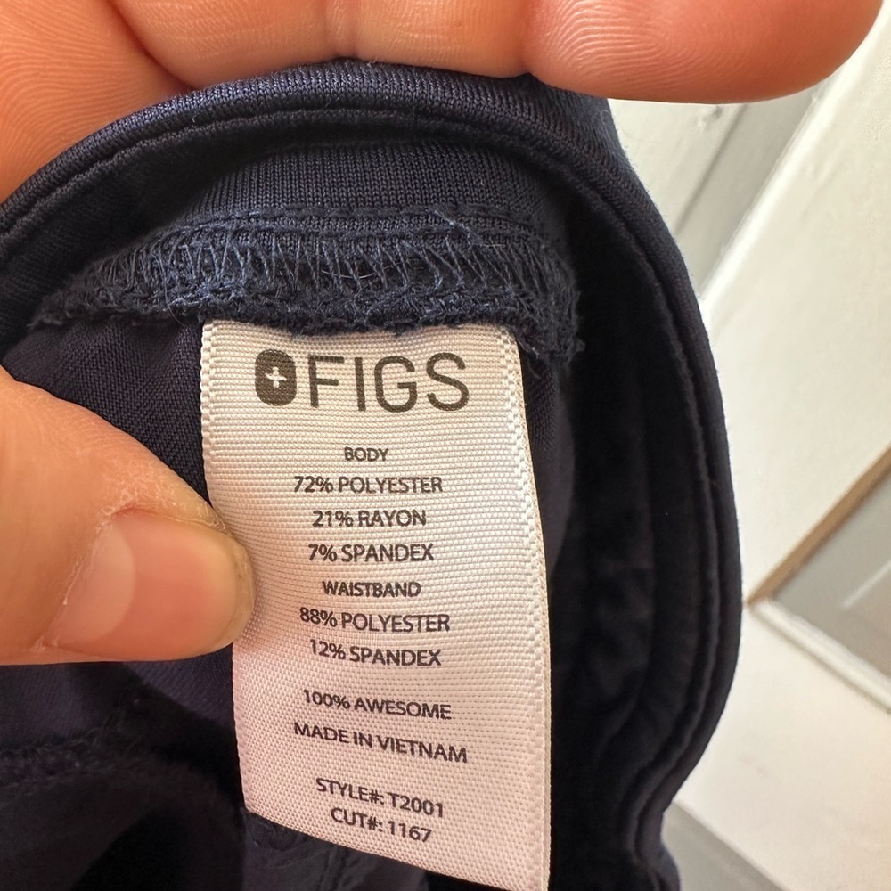 Figs Technical Collection Navy Blue Cargo Scrub Pants - Picture 3 of 5